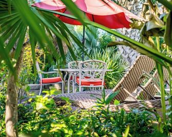 Sunset Bungalow with Hot Tub & Pool near Bishop Arts District. - Dallas - Patio