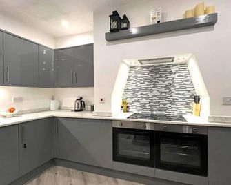 Darlington Suites by SA Stays - Wigan - Küche