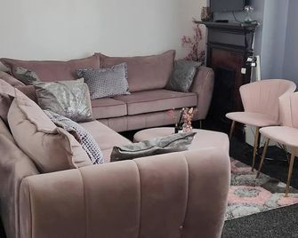 glamsflat troccadero - Wolverhampton - Living room
