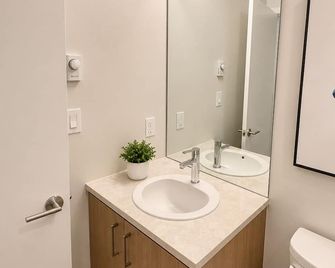 Perfect Brand New Condo In The Heart of Sidney - Sidney
