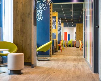 ibis budget Saint-Quentin-en-Yvelines Vélodrome - Montigny-le-Bretonneux - Budova