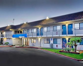 Motel 6 Palmdale - Palmdale - Rakennus