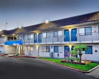 Motel 6 Palmdale - Palmdale - Gebäude
