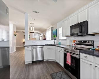 3br2ba 1-Story 2car-G 1 Mile to Medicalcity/Bsw Heart/Presbyterian/Shopping/Unt - Denton - Kuchyň