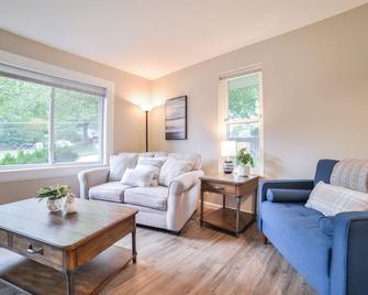 Cozy & Comfortable 1 Bedroom Suite - Jackson - Living room