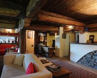 Stadel Soussun - Champoluc - Pokój dzienny