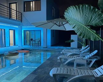 Casa Entre Playas con piscina en Las Galeras - Las Galeras - Alberca