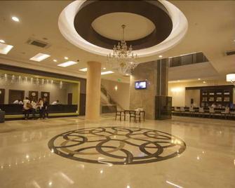 Bieno Club Sunset Hotel & Spa - Side - Lobby