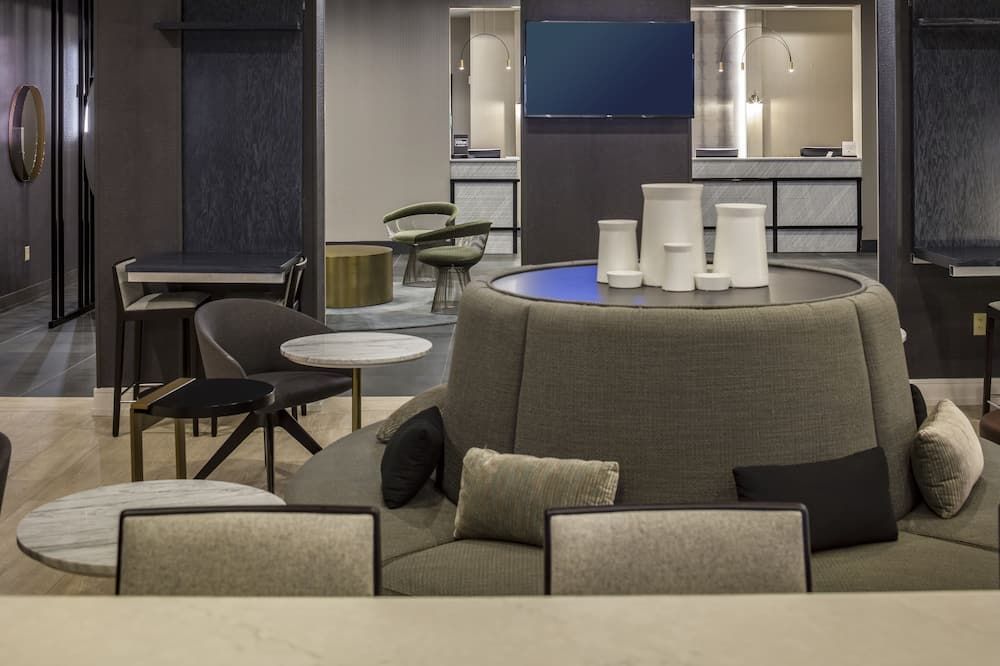 DoubleTree by Hilton Boston Logan Airport Chelsea