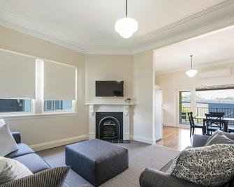 Victoria Street Apartments - Grafton - Living room