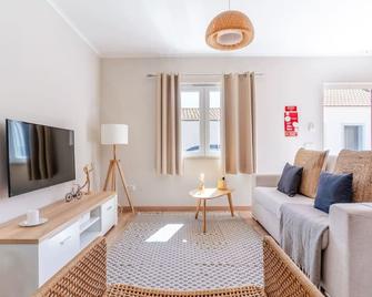 Windmill Escape - Onda Townhouse - Odeceixe - Wohnzimmer