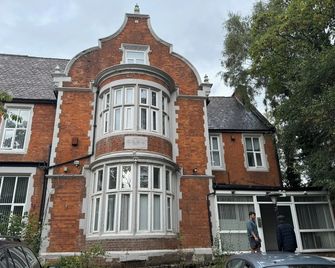 Beaucliffe - Salford - Edificio
