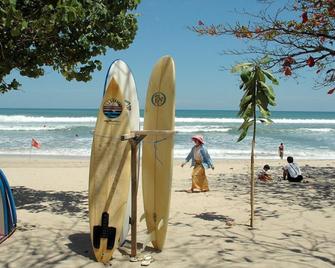 Chillin Kuta Homestay - Kuta - Beach