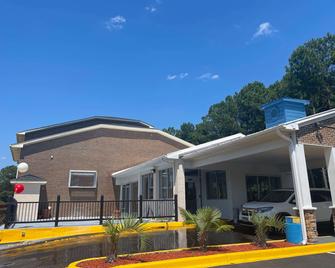 Wingate by Wyndham Columbia/Fort Jackson - Columbia - Building