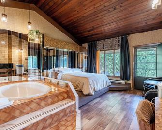 Hotel Motel Bonsoir - Granby - Schlafzimmer