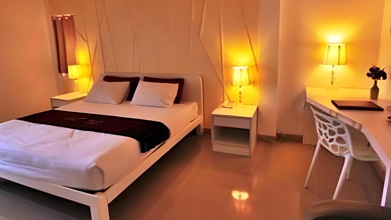 Cabbages & Condoms Inn