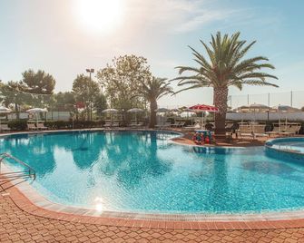 Residence Camping Atlantide - Monopoli - Pool