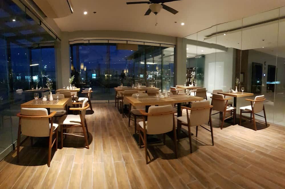 Blue Lotus Hotel - דבאו - מסעדה