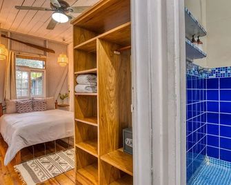 Saigon Bay Bed and Breakfast - Bocas del Toro