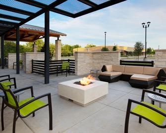 SpringHill Suites by Marriott Lindale - Lindale - Patio