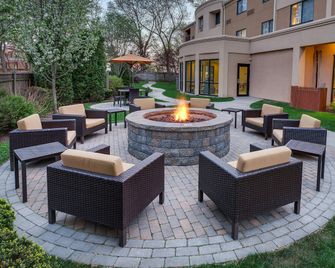 Courtyard by Marriott Providence Warwick - Warwick - Patio
