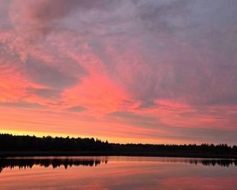Quiet Lakefront Cabins on Samally Lake - Renfrew