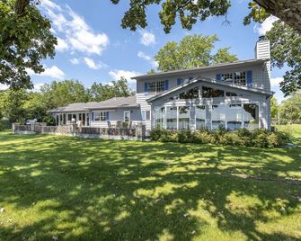 Lake Home - 3,500 sq ft - 20 min from Madison! - Cambridge - Edificio