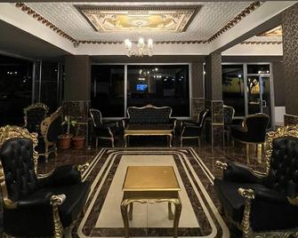 Grand Black Hotel - Mersin - Sala de estar