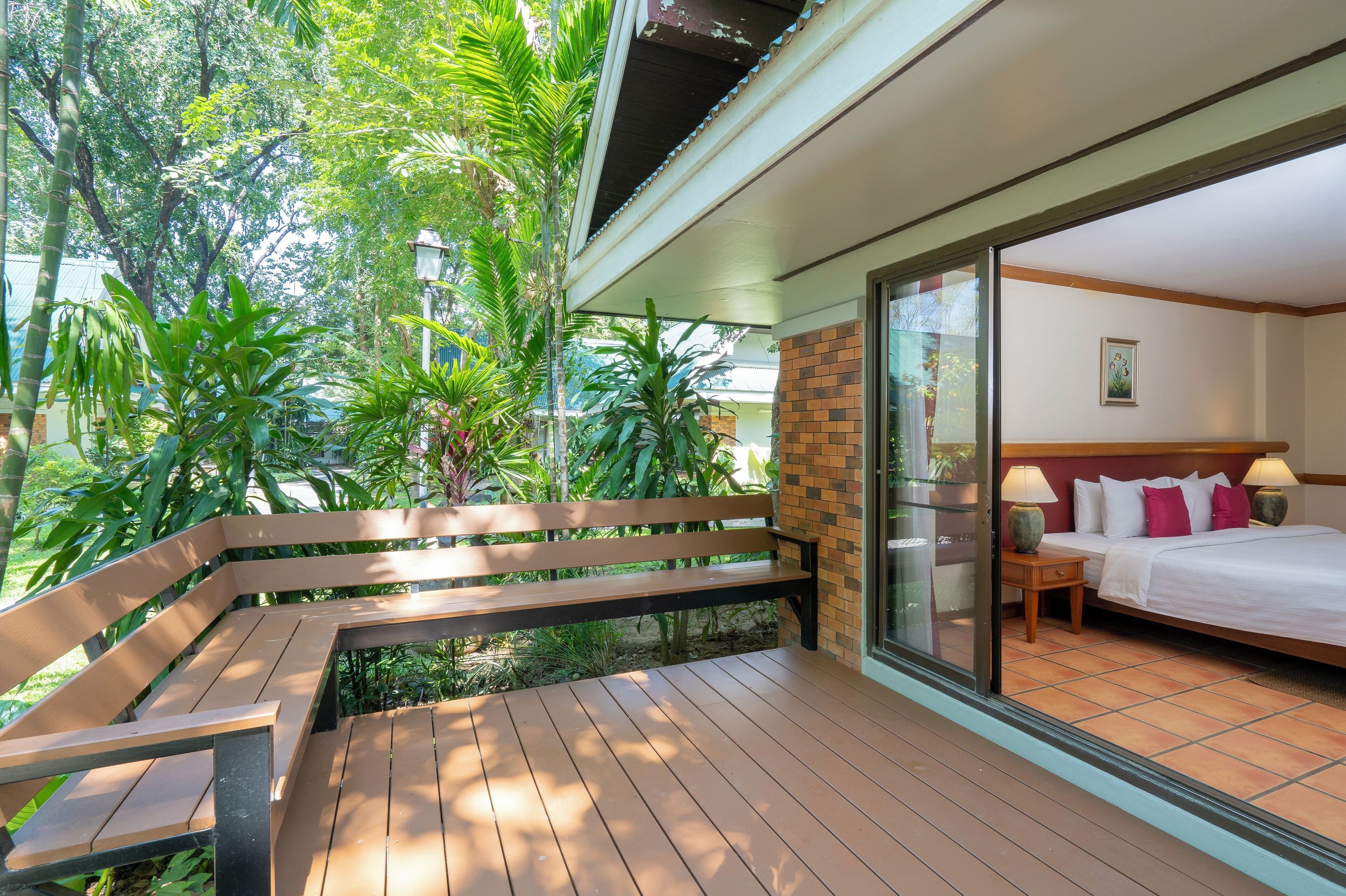 Comsaed River Kwai Resort - קאנצ'אנאבורי