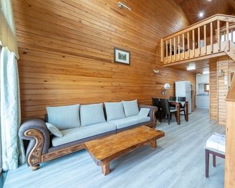 Jeju Bada Walking Pension - Seogwipo - Living room