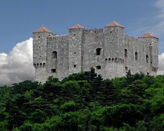 Apartment Jelena - Senj