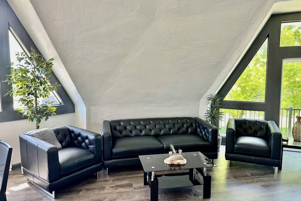 Charming dome house - 4-bedroom house with WiFi and AC in enjoyable Plymouth - Plymouth - Obývací pokoj