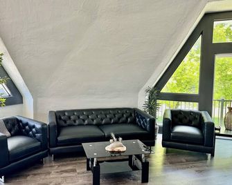 Charming dome house - 4-bedroom house with WiFi and AC in enjoyable Plymouth - Plymouth - Obývací pokoj