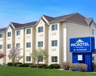 Microtel Inn & Suites by Wyndham Mankato - Mankato - Building