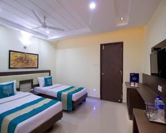Oyo 3787 9 Star Hotel - Shamshabad - Habitación