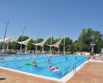 Balatontourist Fured Kemping&Udulofalu - Balatonfüred - Pool