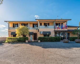 Albergo Il Tegolo - Cerreto Guidi - Building