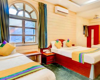 Itsy Hotels The New Hill Retreat, Near Mahabaleshwar State Transport Bus station - Mahabaleshwar - Habitación