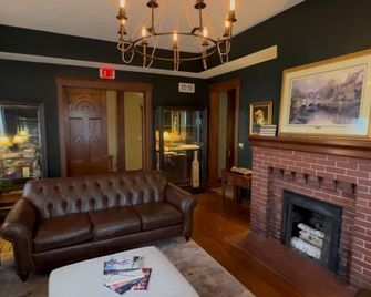 Charleston House Bed & Breakfast Inn - Charleston