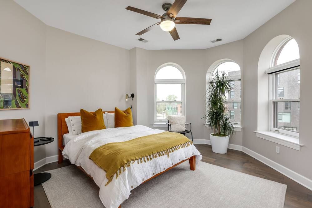 Lumber Barons Detroit Brush Park Penthouse 3br 2 Kings 1 Queen 2 Baths 1 Car Garage - דטרויט - חדר שינה