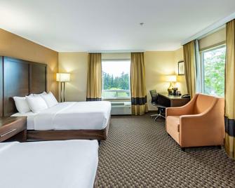 Comfort Inn & Suites - Salmon Arm - Bedroom