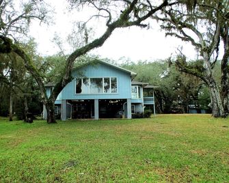 Evans Suwannee River Retreat - Old Town - Building