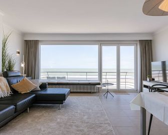Huswell - Seafront Appartment With Stunning Views - Nieuwpoort - Living room
