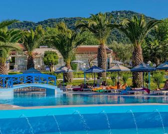 菲里莫斯村酒店 - Rhodes (羅得斯公園) - Ialysos - 游泳池