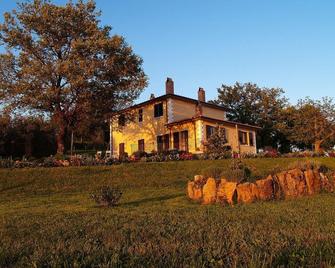 Agriturismo I Lapi - Semproniano - Будівля