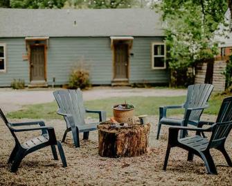 Urban Airstream Retreat - Memphis - Innenhof