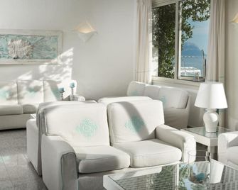 Gabbiano Azzurro Hotel & Suites - Golfo Aranci - Stue