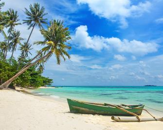Love In Hotel and Resort - Jepara - Plaża