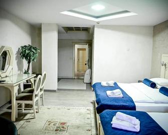 Hotel Centar Balasevic - Belgrado - Habitación