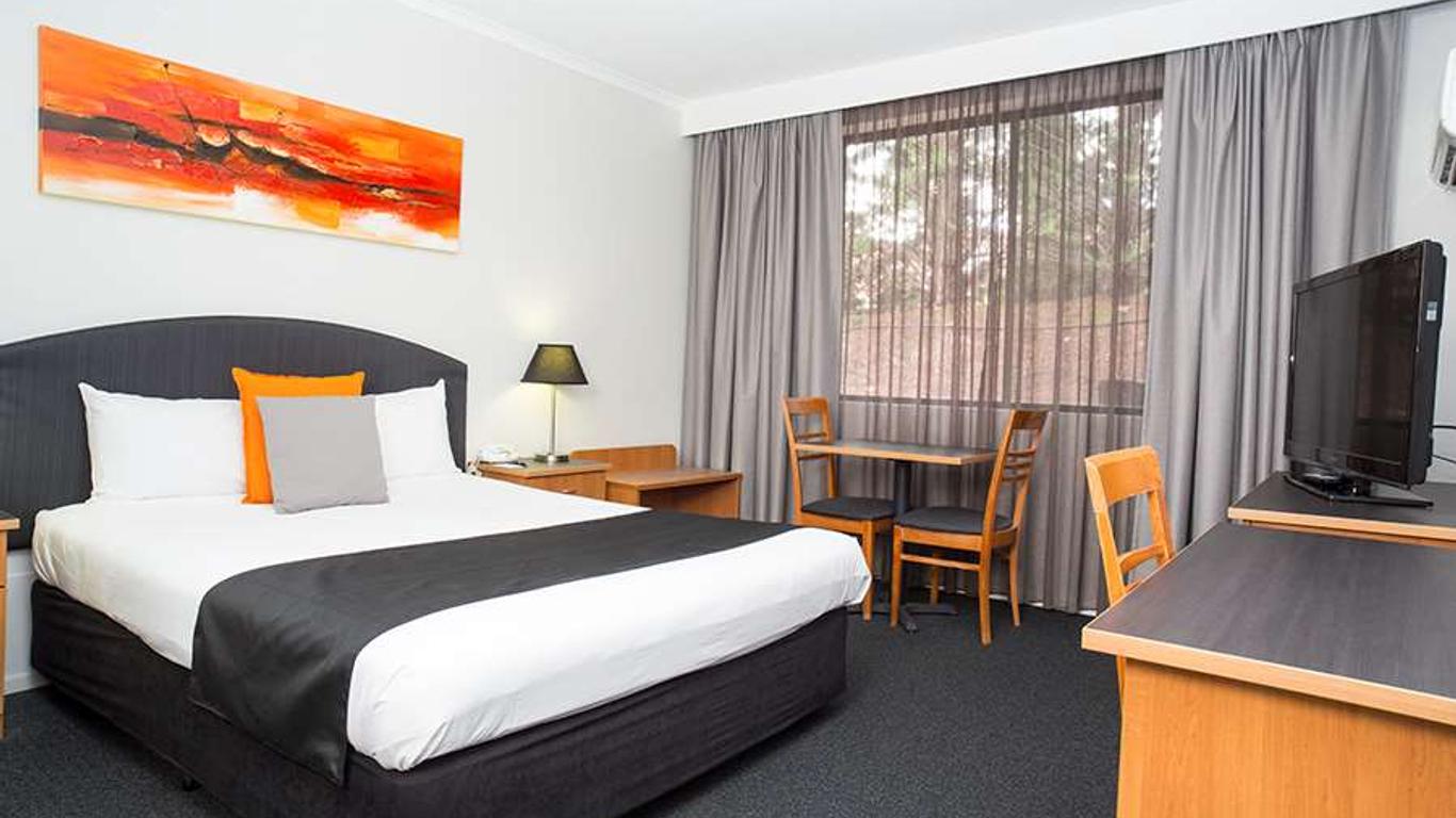 Alpha Hotel Canberra
